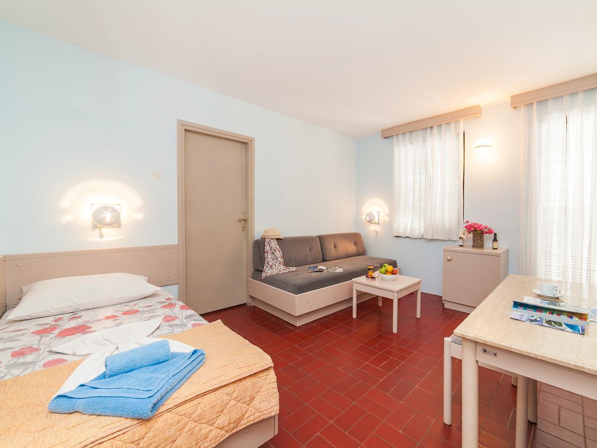 Holiday Park Vile Park Μπούντβα Εξωτερικό φωτογραφία